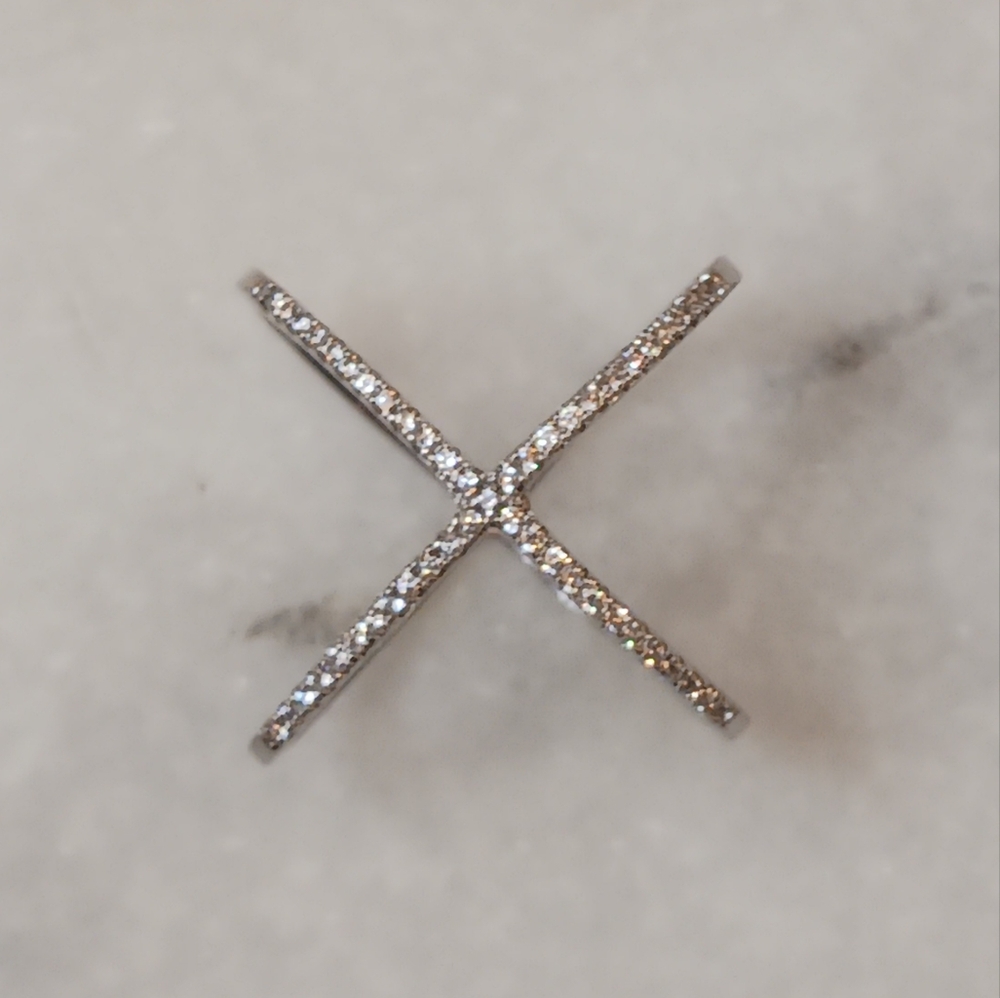 Criss-cross Ring